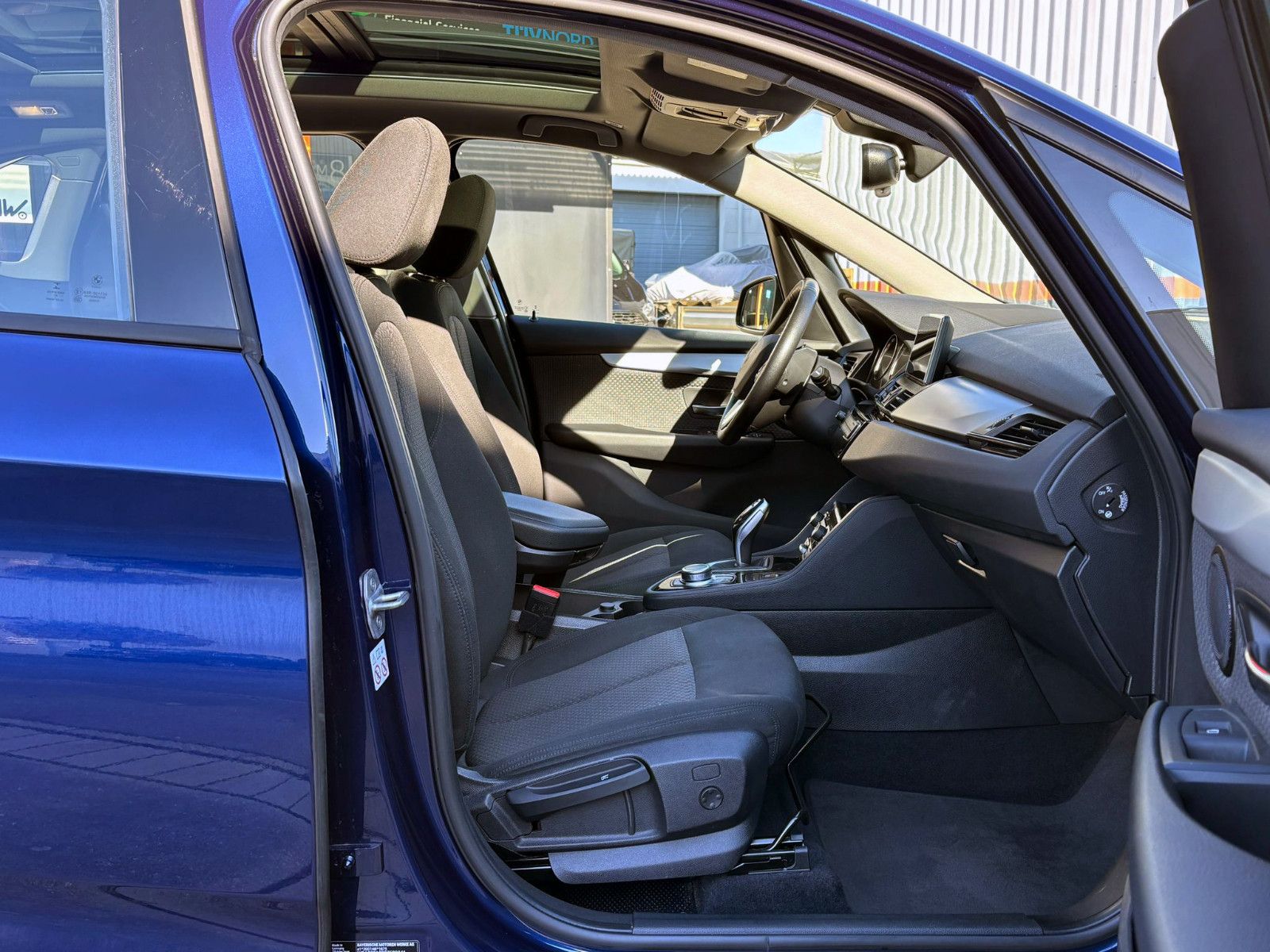 Fahrzeugabbildung BMW 220i Active Tourer Steptr. Advantage HUD ACC KAM