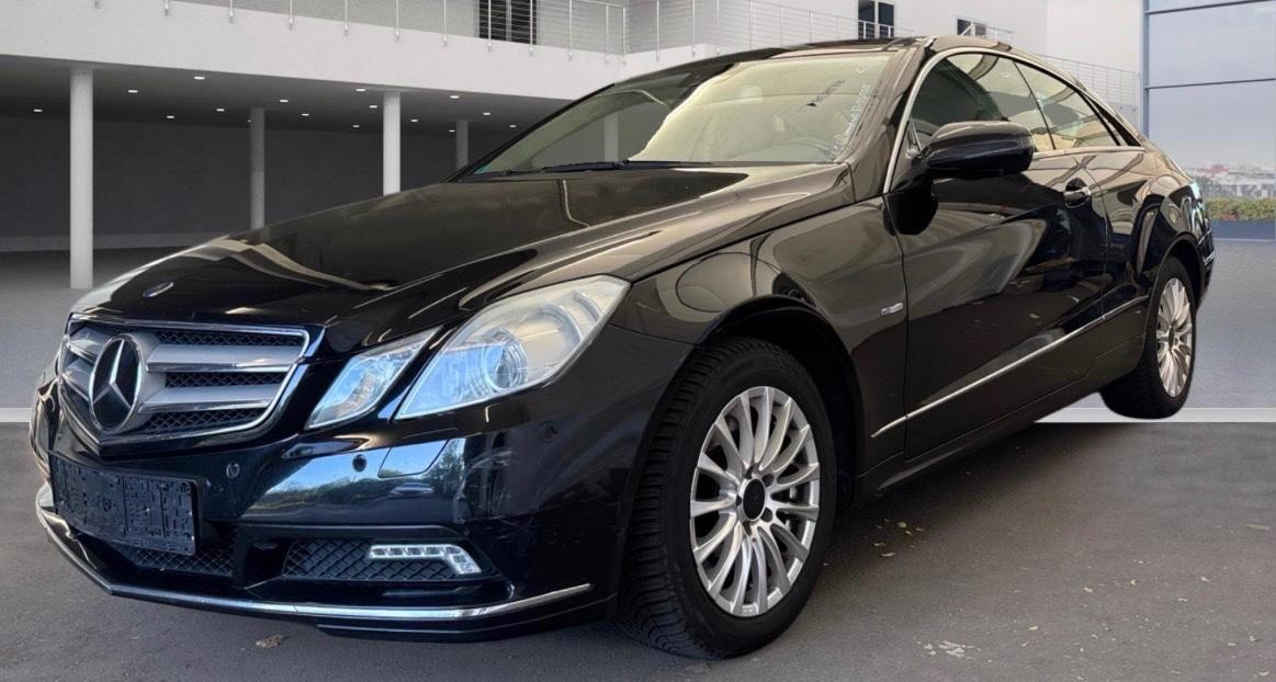 Mercedes-Benz E 350 E Coupe PANO-NAVI-PDC-LEDER