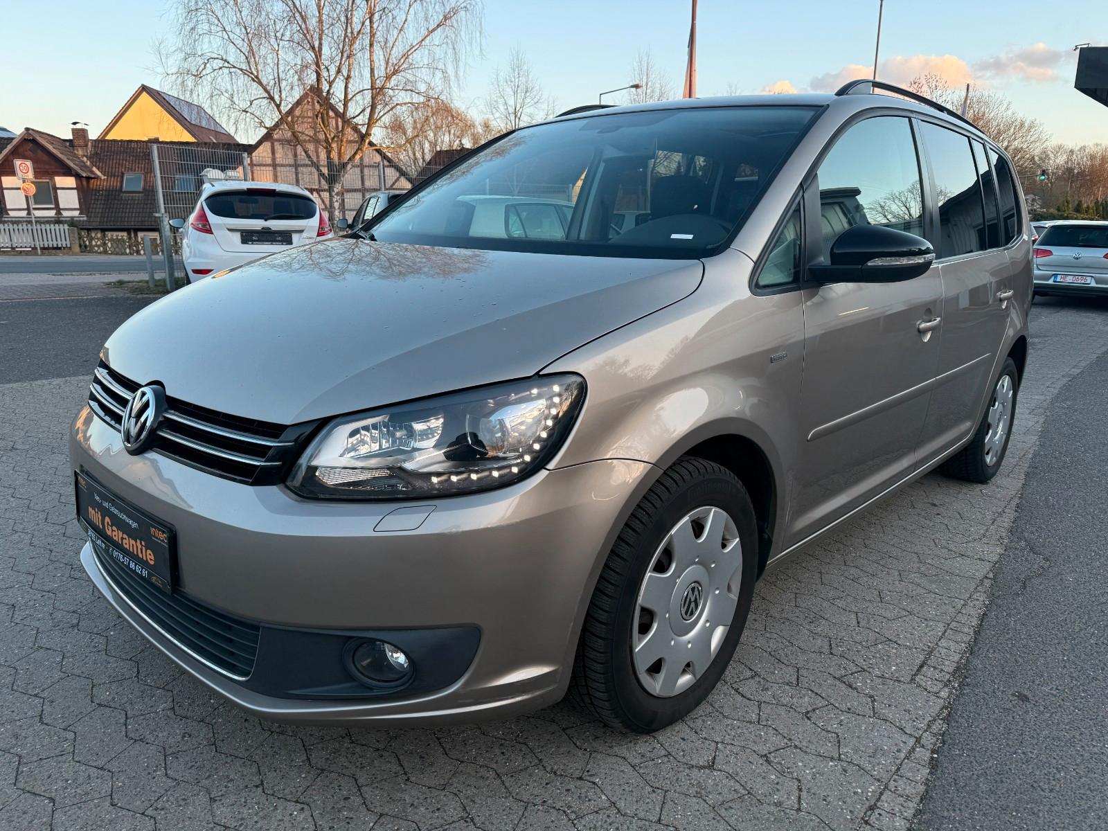 Volkswagen Touran Match*7 SITZ*AHK*SHZ*BI-XENON*NAV