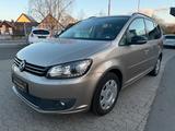 Volkswagen Touran Match*7 SITZ*AHK*SHZ*BI-XENON*NAV - Volkswagen Touran mit Benzin-Antrieb: Beige