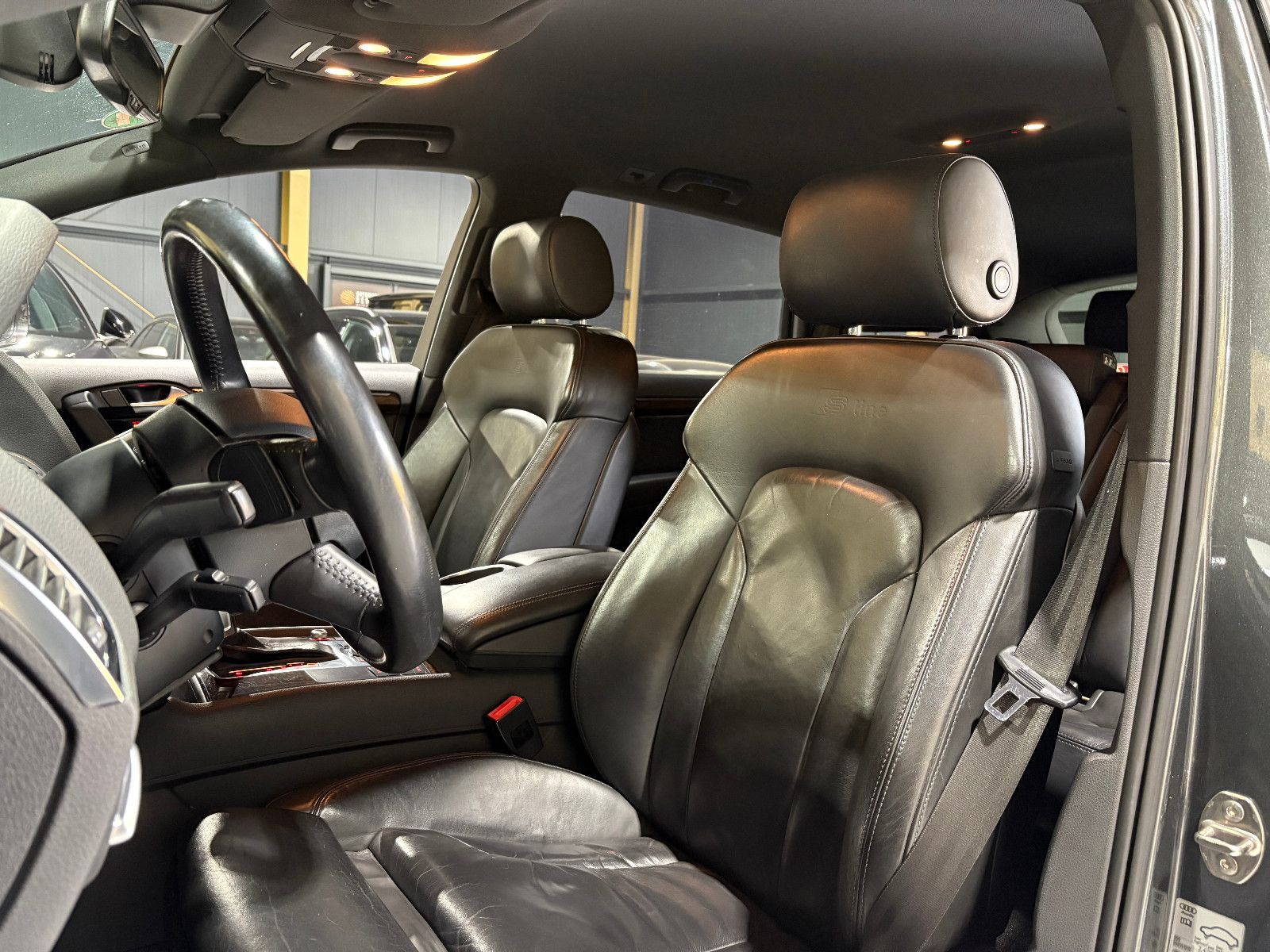 Fahrzeugabbildung Audi Q7 3.0 TDI quattro/S-LINE/MEMORY/XENON/7-SITZ/V6