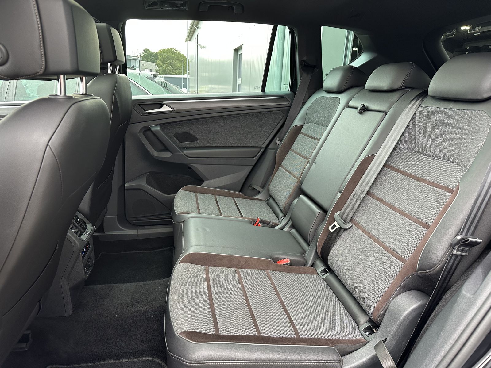 Fahrzeugabbildung SEAT Tarraco 2.0 TSI DSG 4D XC NAV+LED+AHK+PANO+20ZO