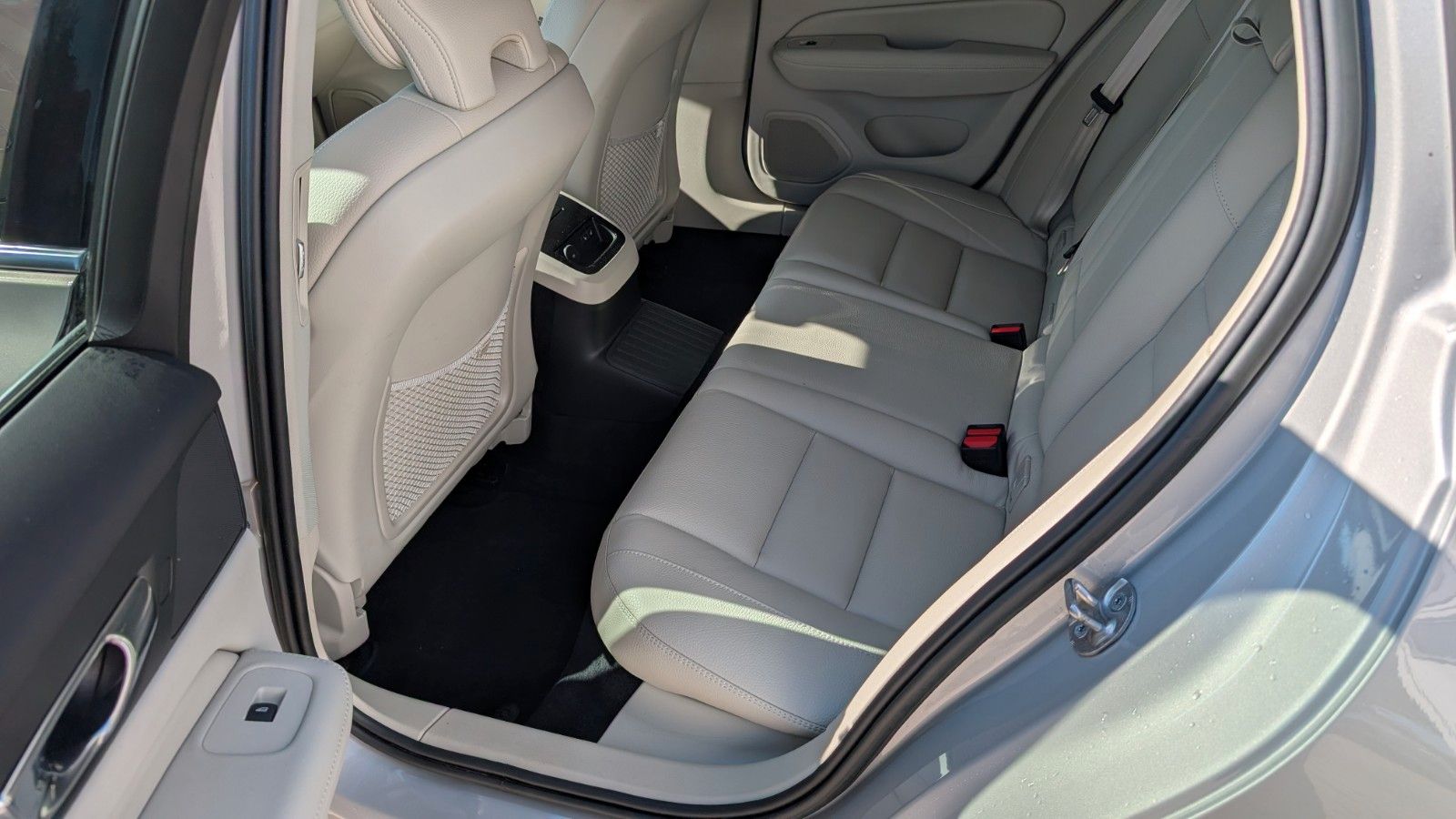 Fahrzeugabbildung Volvo V60 T8 Plug-in Hybrid | AHK | ACC | Kamera