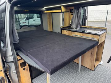 Mercedes V 220 - 10