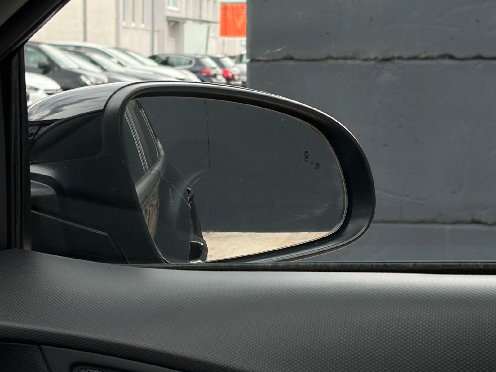 Fahrzeugabbildung Hyundai KONA E Advantage 11kw OBC LED ACC CAM SHZ NAVI