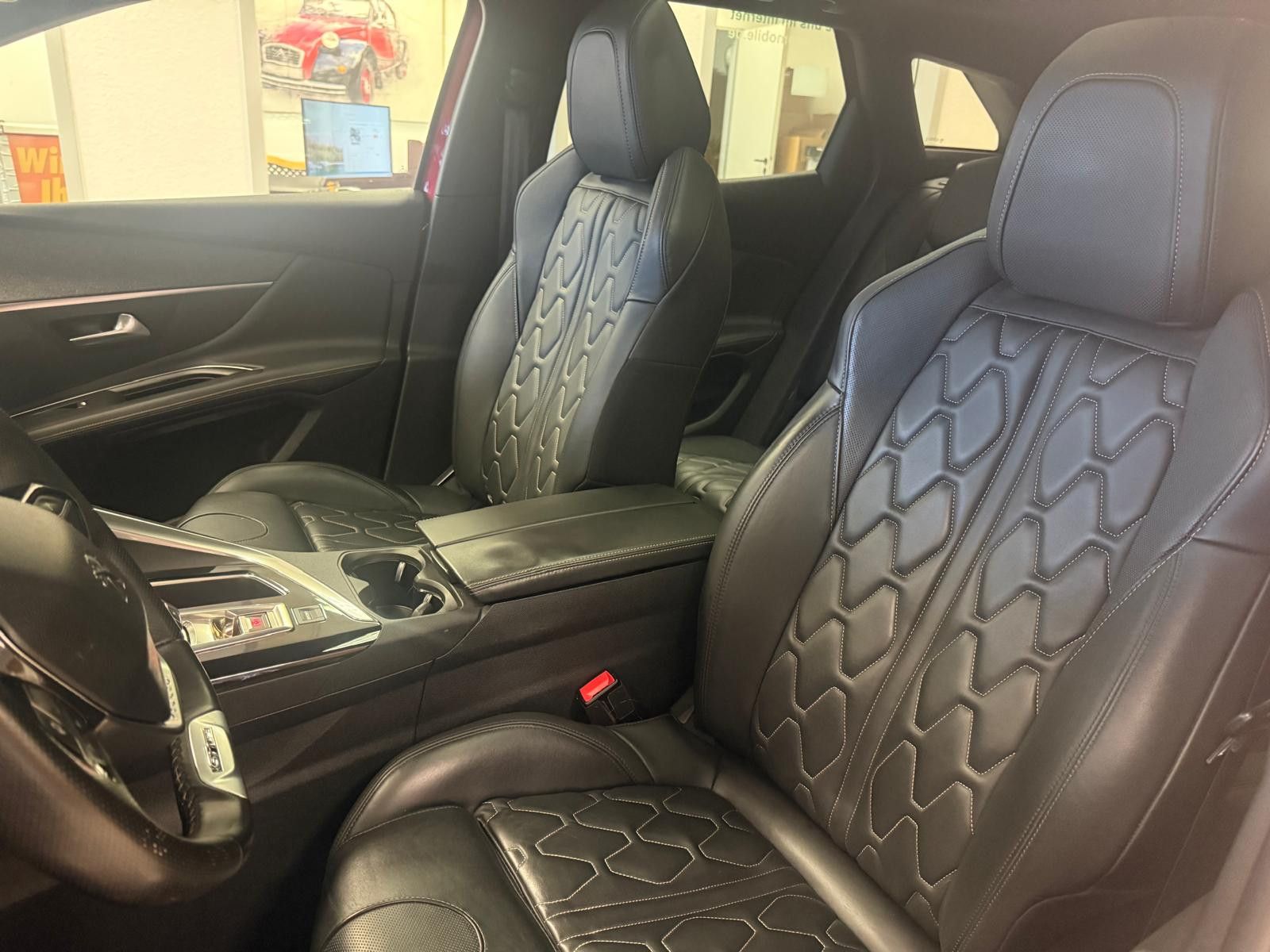 Fahrzeugabbildung Peugeot 3008 Allure  GT /SCHECKHEFT/ LED/AHK/ PANORAMA