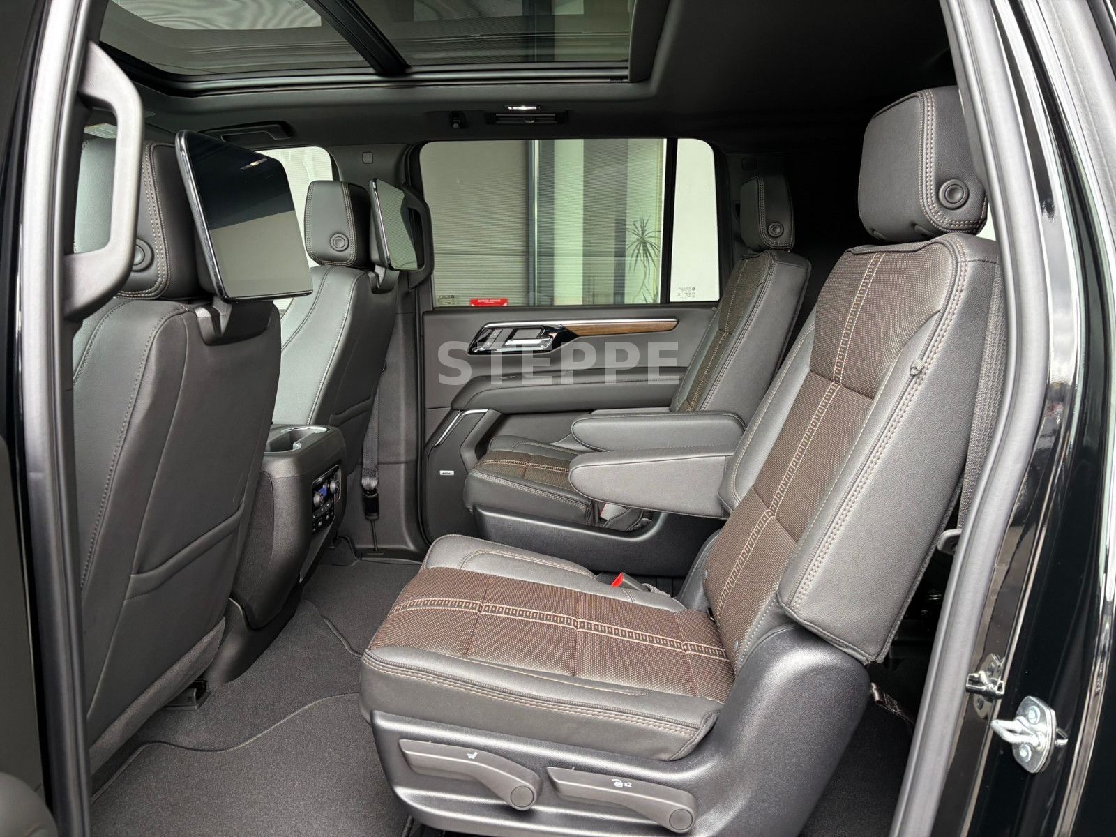 Chevrolet MY26 Suburban 6,2 High Country AHK  24" Luftfed.