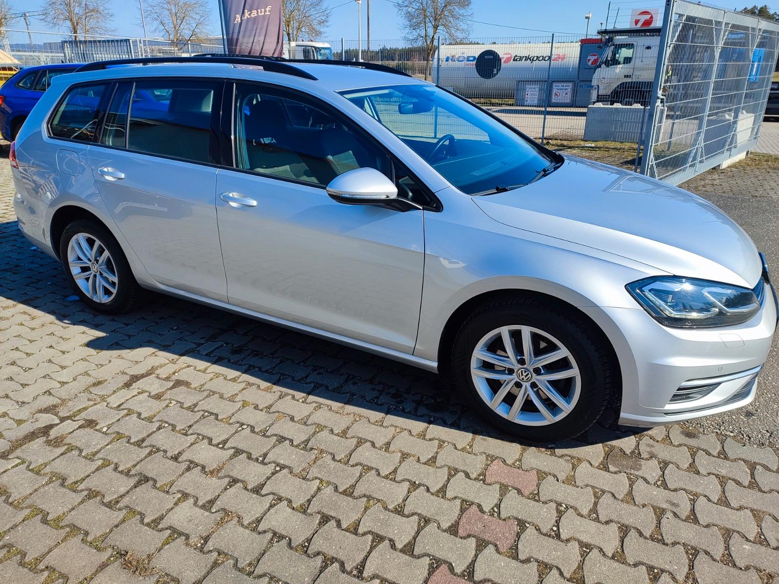 Volkswagen Golf VII Variant AHK/ACC/NAV/SHZ/LED/KAM/MASSAGE