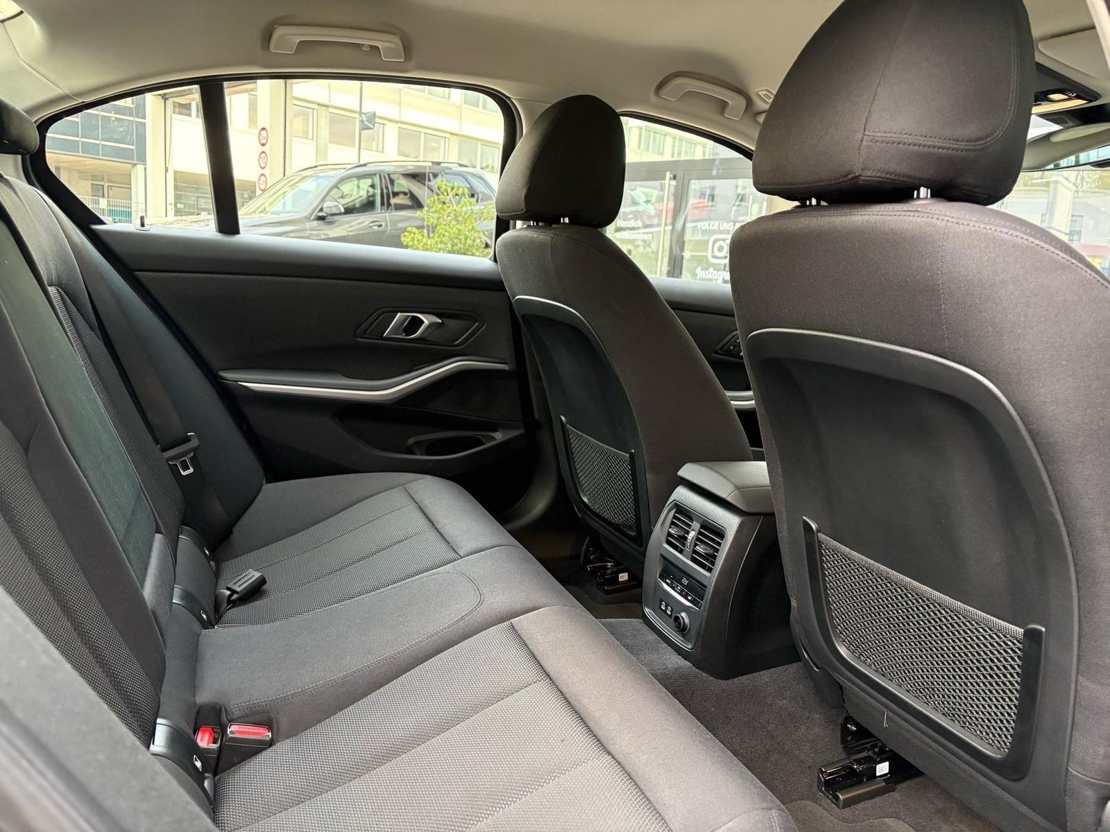 BMW 320i Navi LED PDC Tempomat Klimaaut. 16"LM