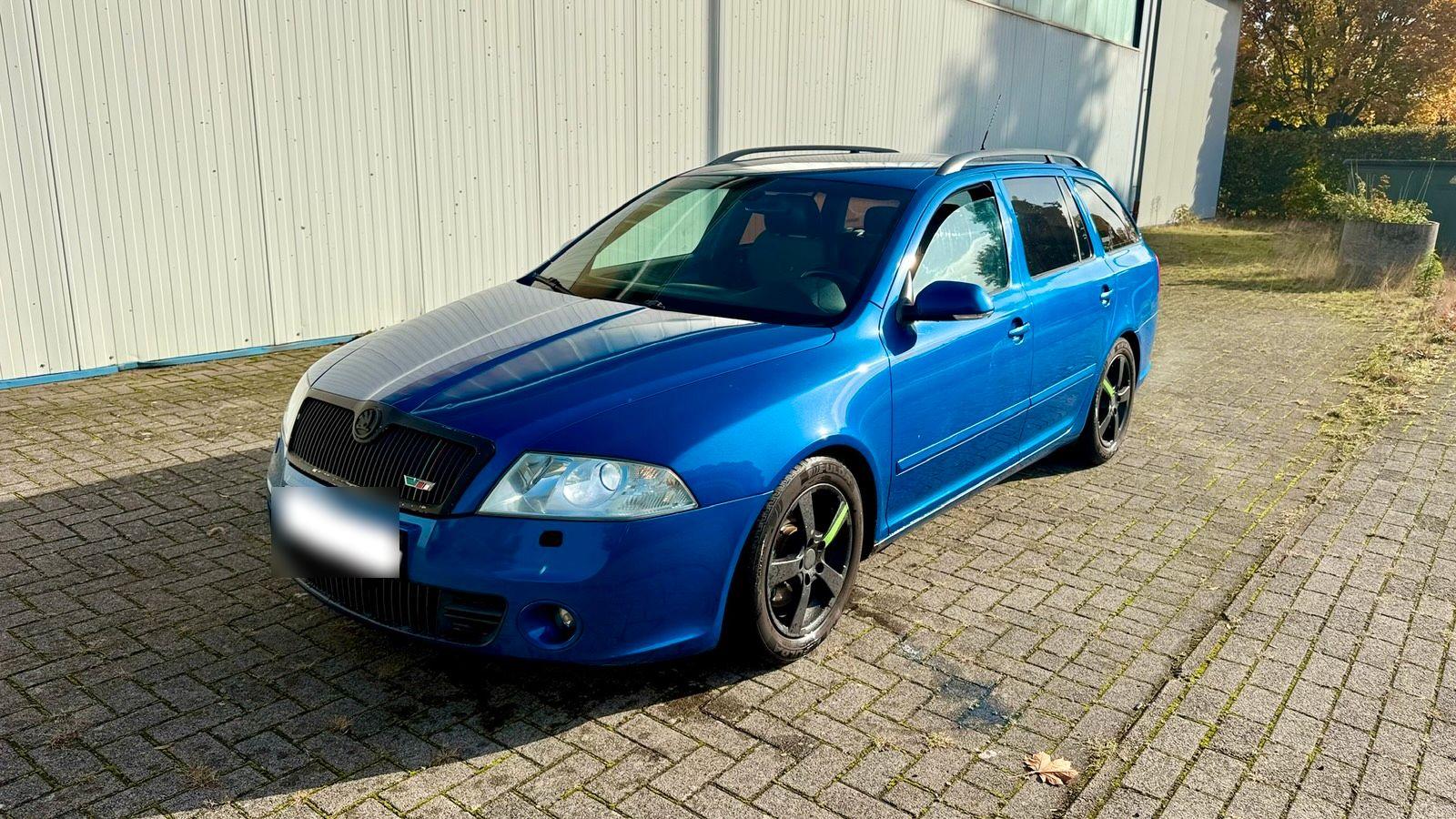 Skoda Octavia 2007 — салон