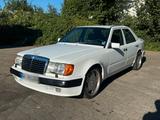 Mercedes-Benz W124 300 Umbau Optik 500E - Mercedes-Benz 300 aus 1992: 300e