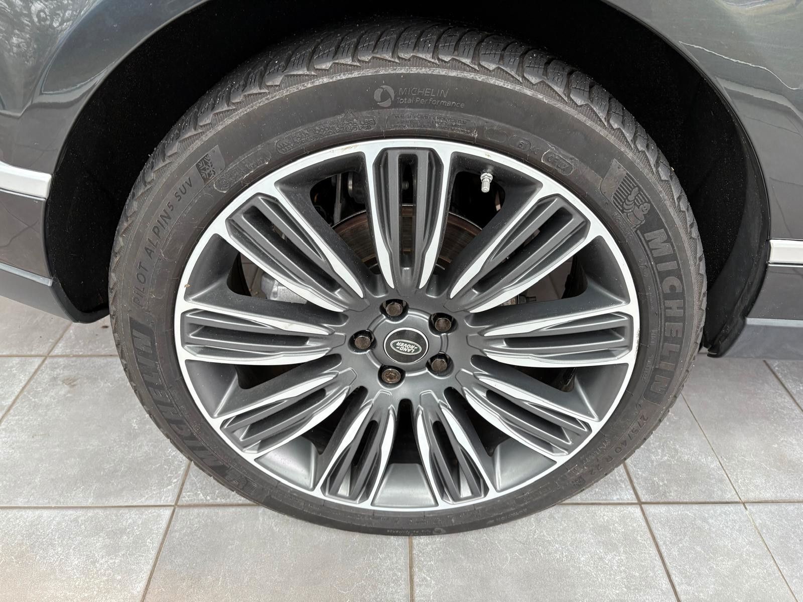 Fahrzeugabbildung Land Rover Range Rover 3.0 Liter SDV6 Autobiography