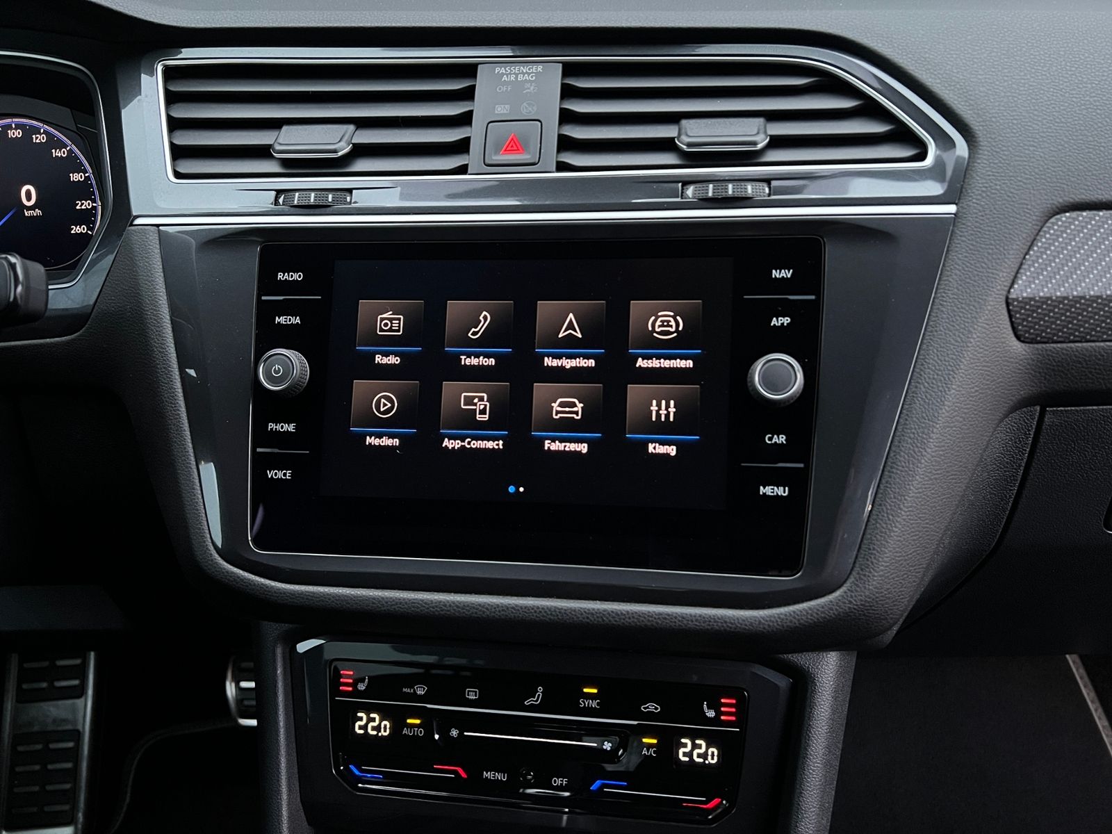 Fahrzeugabbildung Volkswagen Tiguan Allspace R-Line 2.0 TDI DSG 4MOTION *AHK,