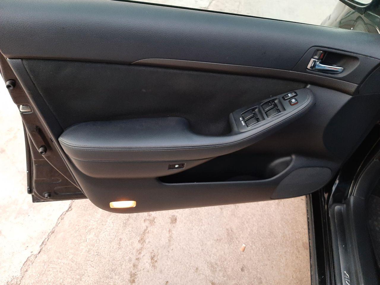 Toyota Avensis 2004 — photo 10