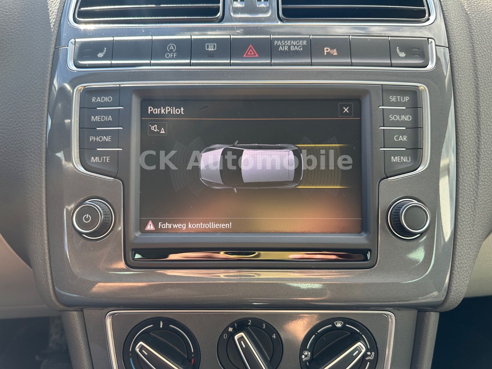 Fahrzeugabbildung Volkswagen Polo V Fresh 1.2 TSI DSG/Klimaanlage/SHZ/PDC