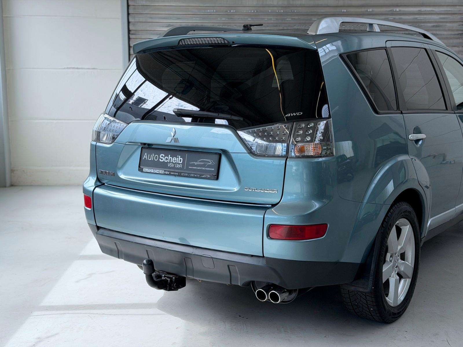 Mitsubishi Outlander 2.2 DI-D 156 ch • 4WD • 7 places • Cuir • Toit ouvrant • Caméra