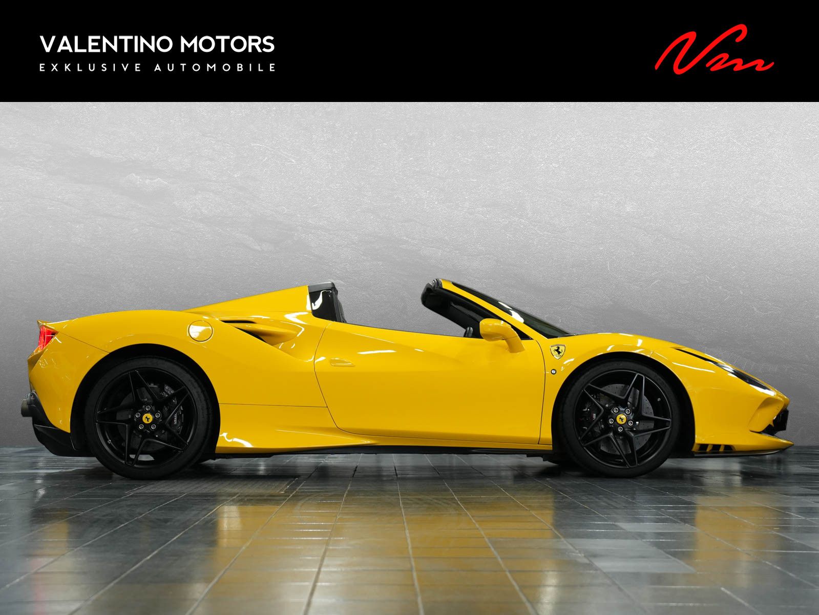 Fahrzeugabbildung Ferrari F8 Spider - Carbon! |Racing Sitze|JBL|BF-Display