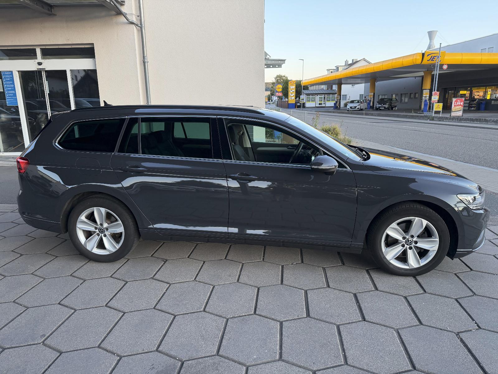 Volkswagen Passat LED Navi Massage AHK Kamera Alu, миниатюра 5