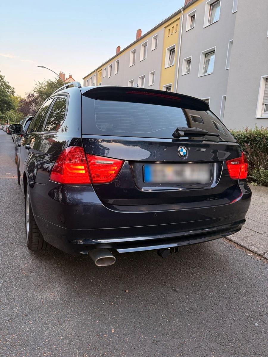 BMW 320 2009 — photo 6