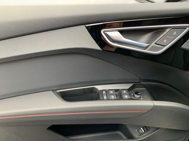 Q4 e-tron 45 QUAT S LINE MATRIX+AHK+SONOS+AR HUD