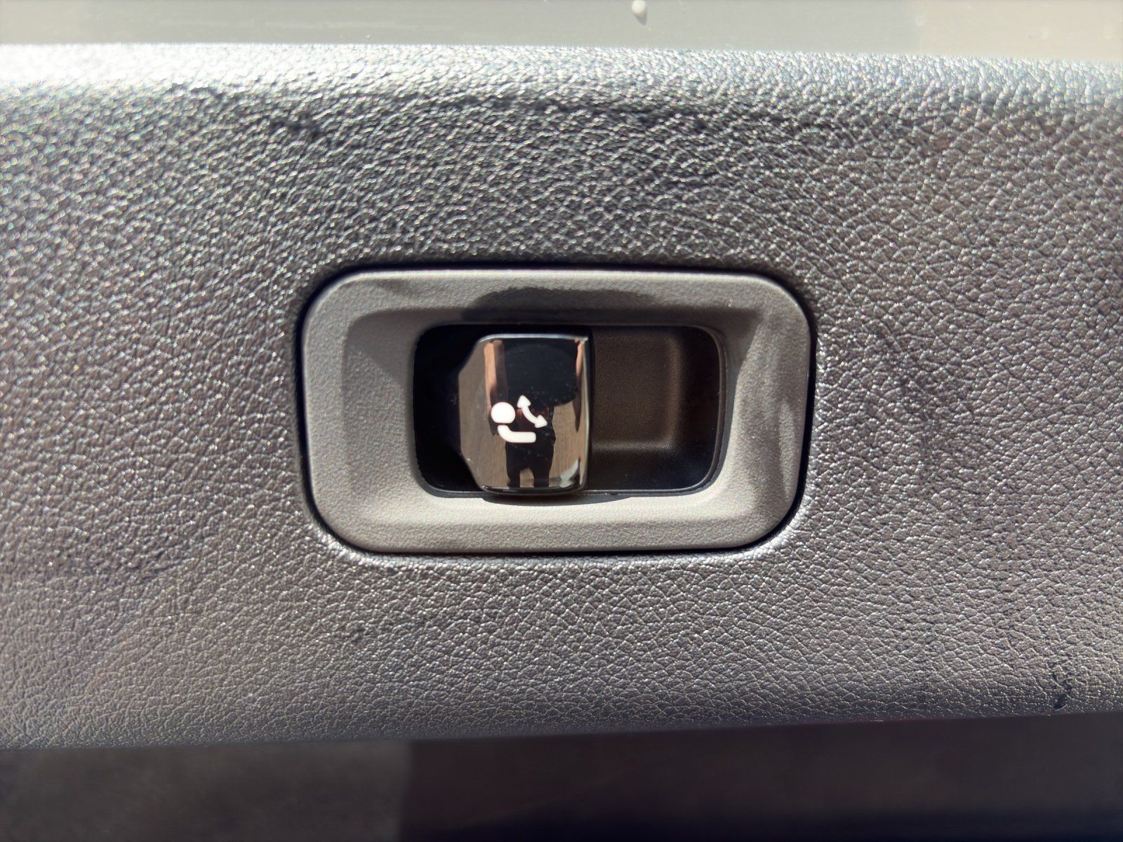 Fahrzeugabbildung Mercedes-Benz CLA 220 4M AMG SUPERSCREEN Burm3D PANO AHK HUD