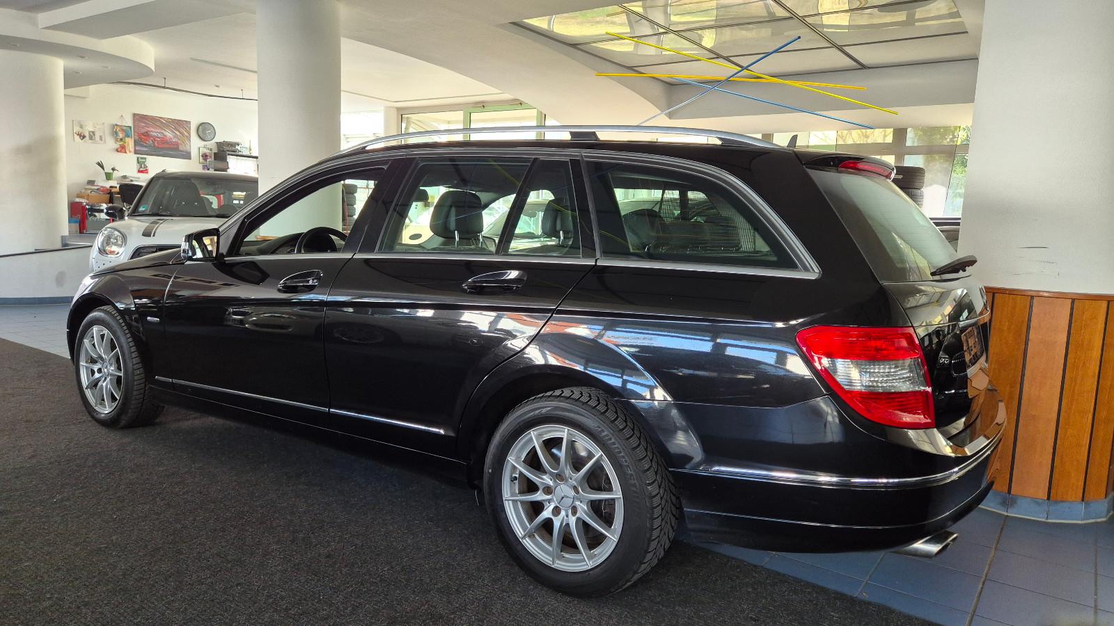 Mercedes-Benz C220 2008 — photo 7