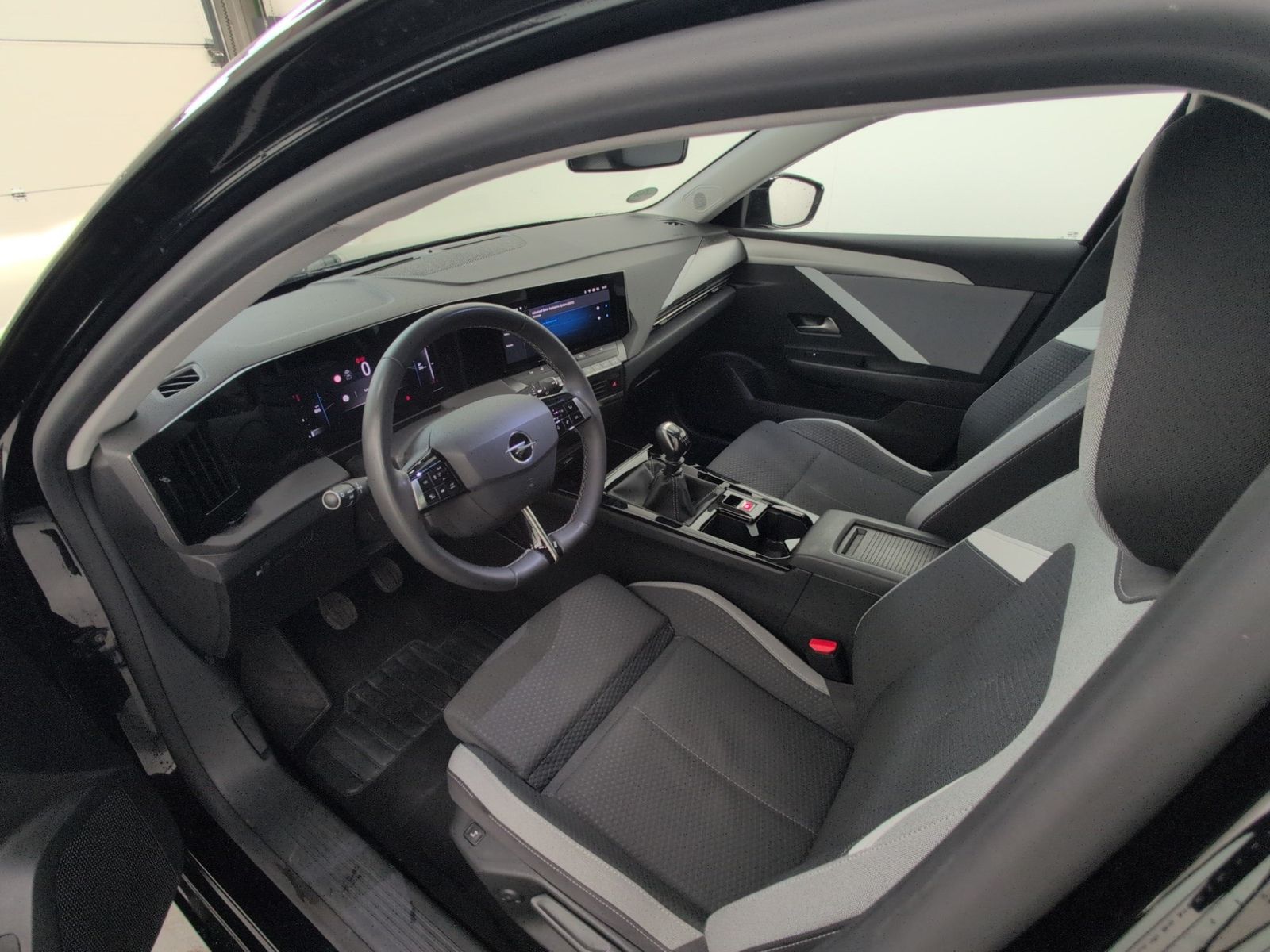 OPEL Astra Sports Tourer 1.2 Turbo Business Edition – Bild 31