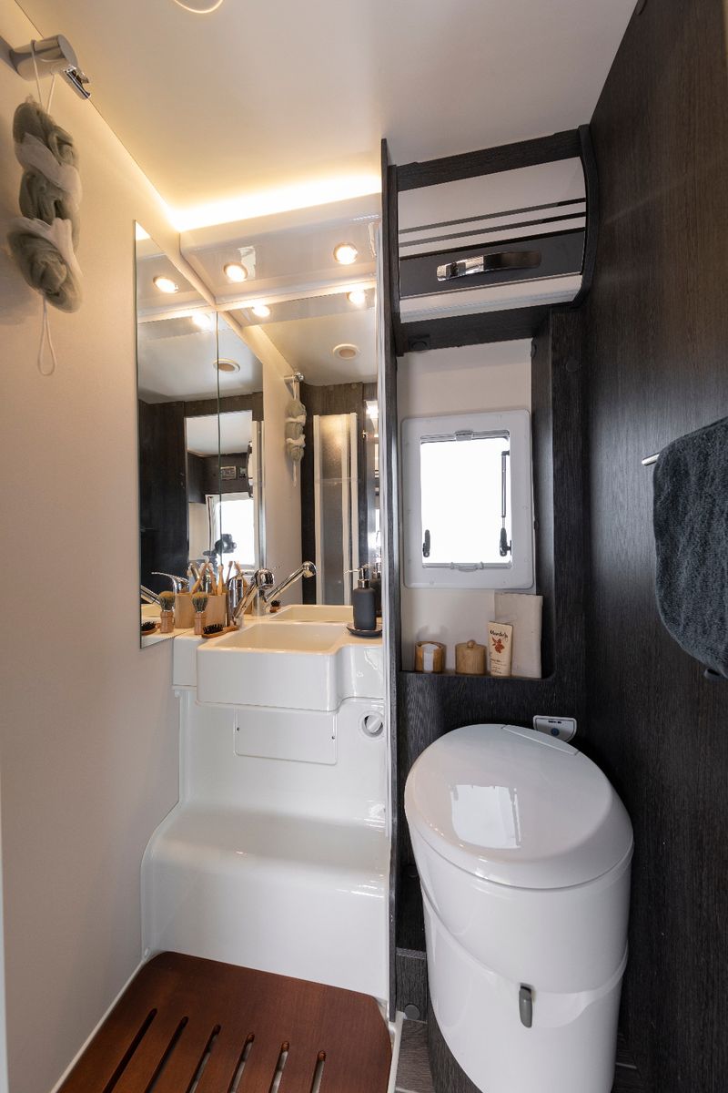 Fahrzeugabbildung Roller Team Kronos 277 M - 6.389€ sparen!