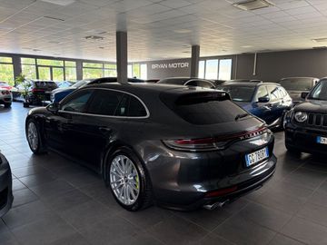 Porsche Panamera - 4