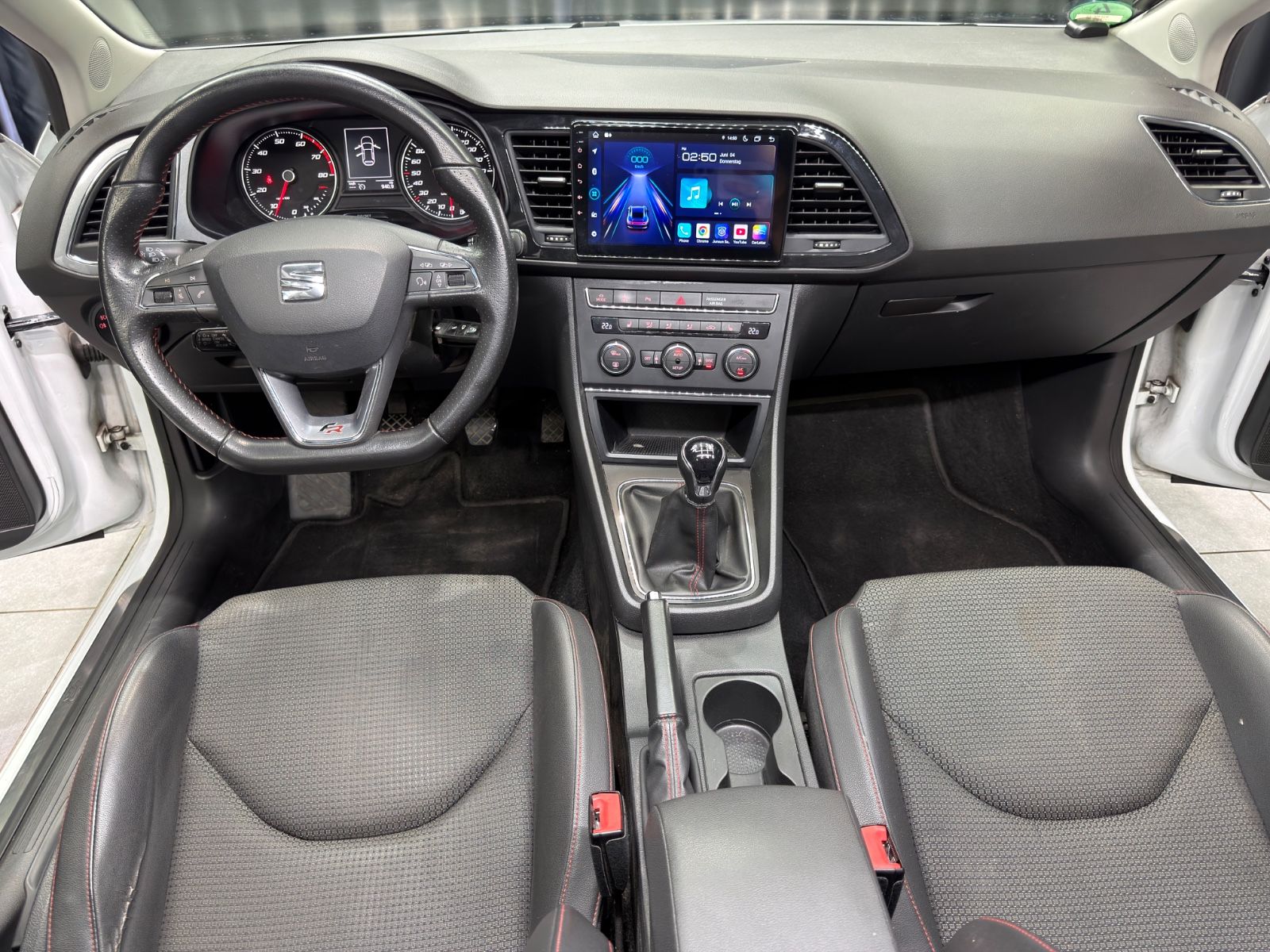 Fahrzeugabbildung SEAT Leon FR|NAVI|LED|PANORAMA|PDC|TÜV 03/28