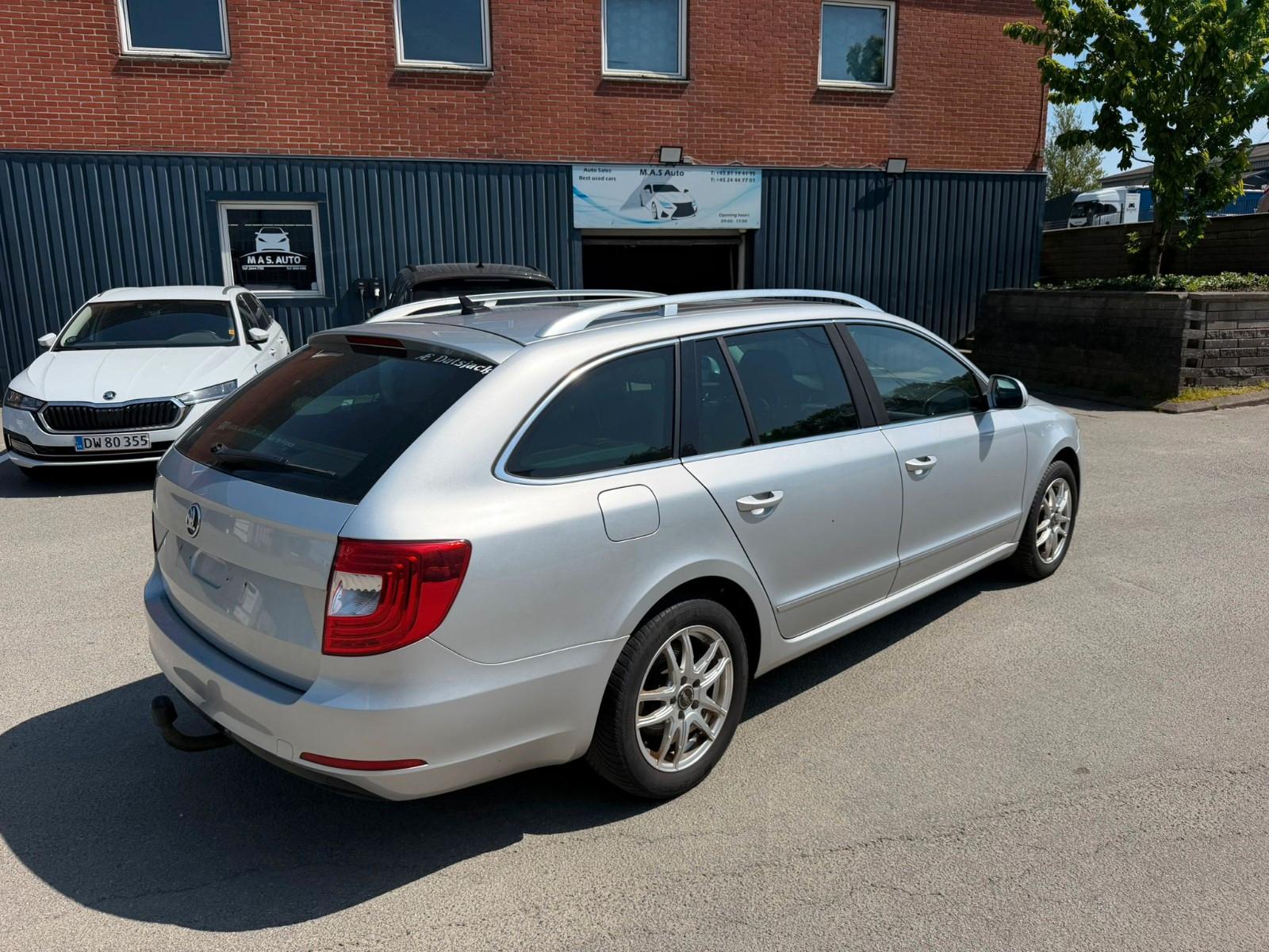 Skoda Superb 2014 — engine 1.968 cm³, 140 HP (103kW)