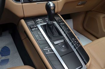 Porsche Macan - 11
