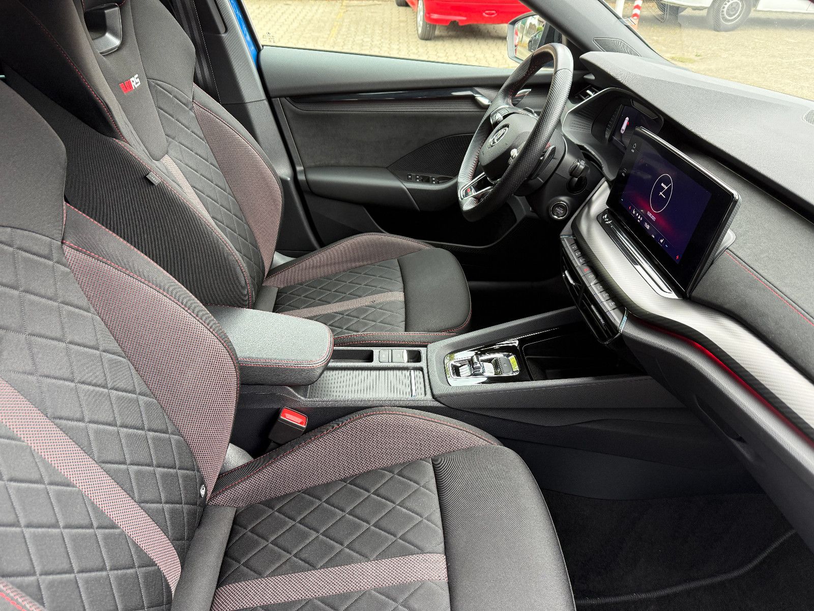 Skoda Octavia Combi 2.0 TDI RS AHK/NAVI/VOLLDIGI./LED foto 16