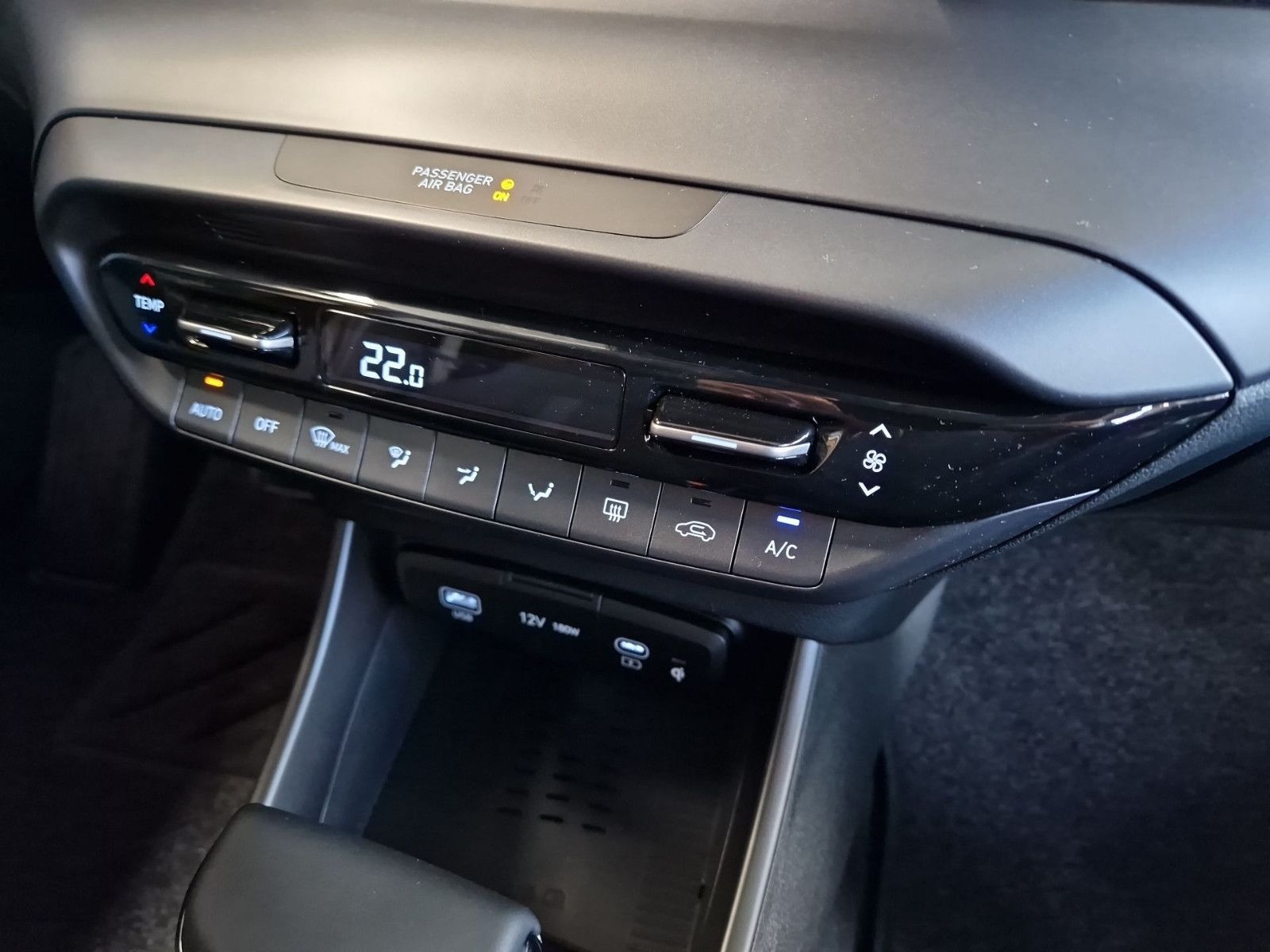 Fahrzeugabbildung Hyundai i20 FL MJ24 1.0 T-GDI  120PS DCT Prime Navi LED
