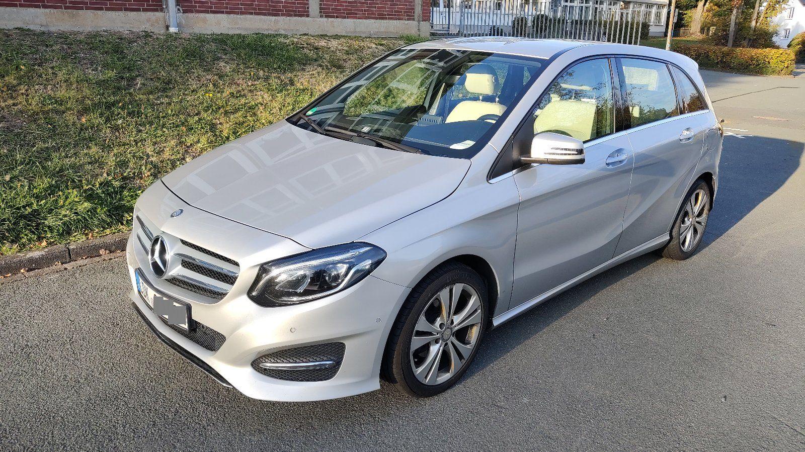 Mercedes-Benz B 180