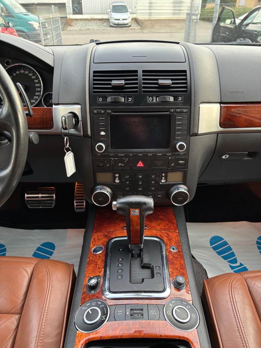 Volkswagen Touareg 2005 — photo 26