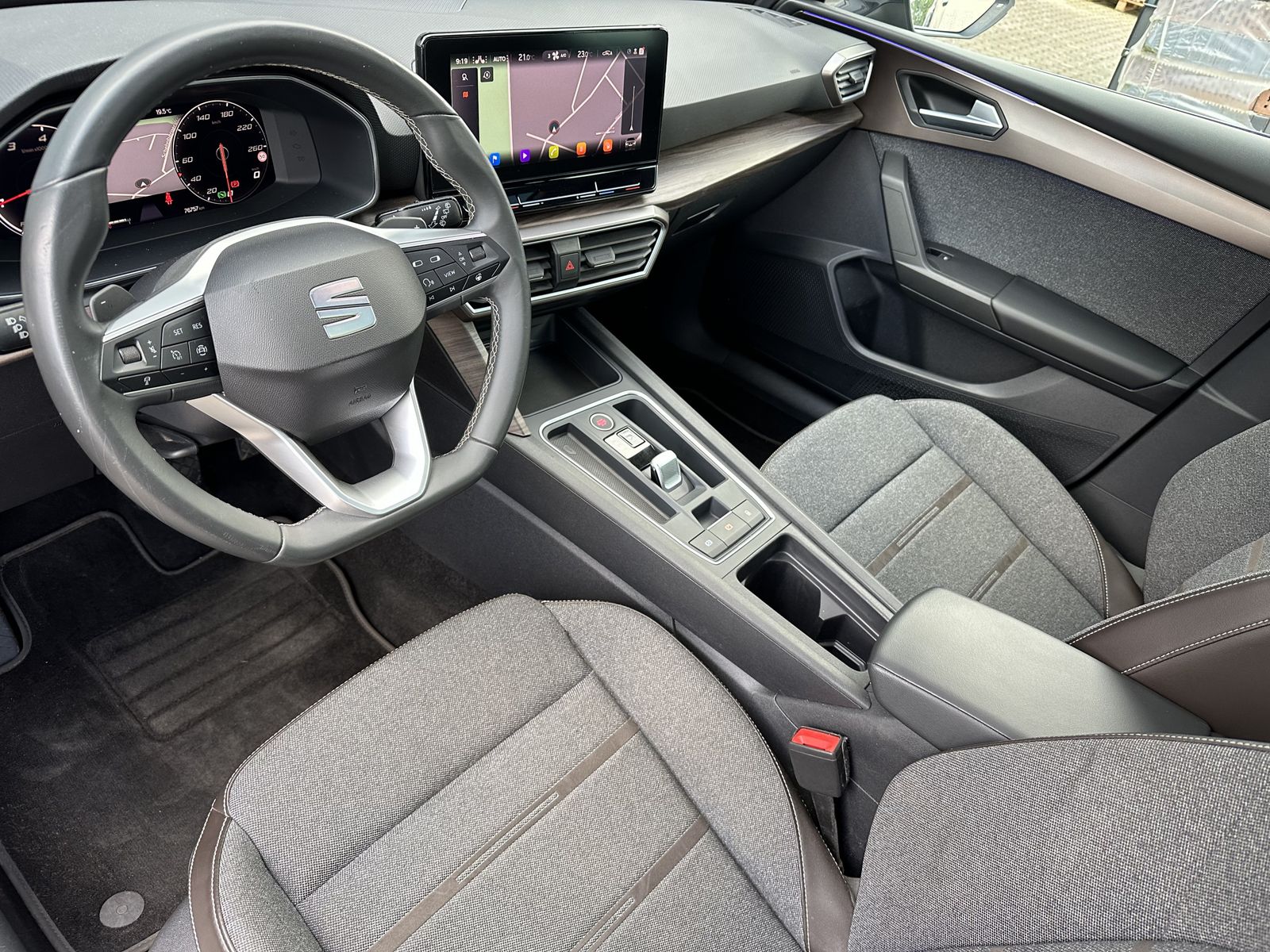 Fahrzeugabbildung SEAT Leon SpT 2.0 TDI DSG Xcellence NAV+LED+ACC+PANO