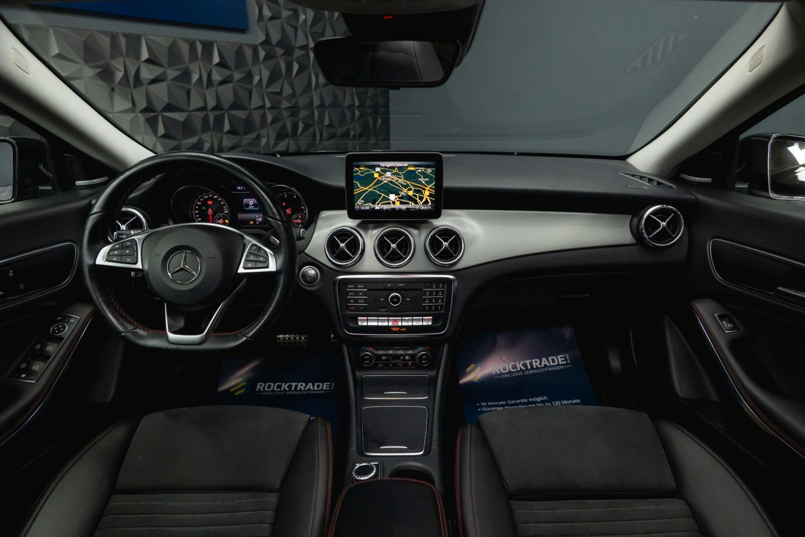 Fahrzeugabbildung Mercedes-Benz CLA 250 Shooting Brake AMG Night-Paket | Pano