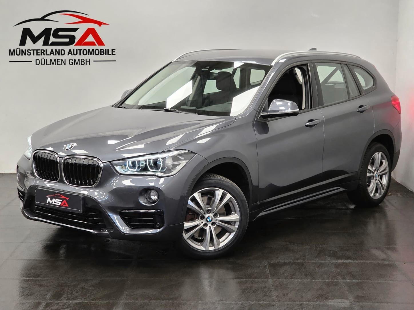 BMW X1 sDrive 20i Sport Line Autom. LED AHK 1.Hand