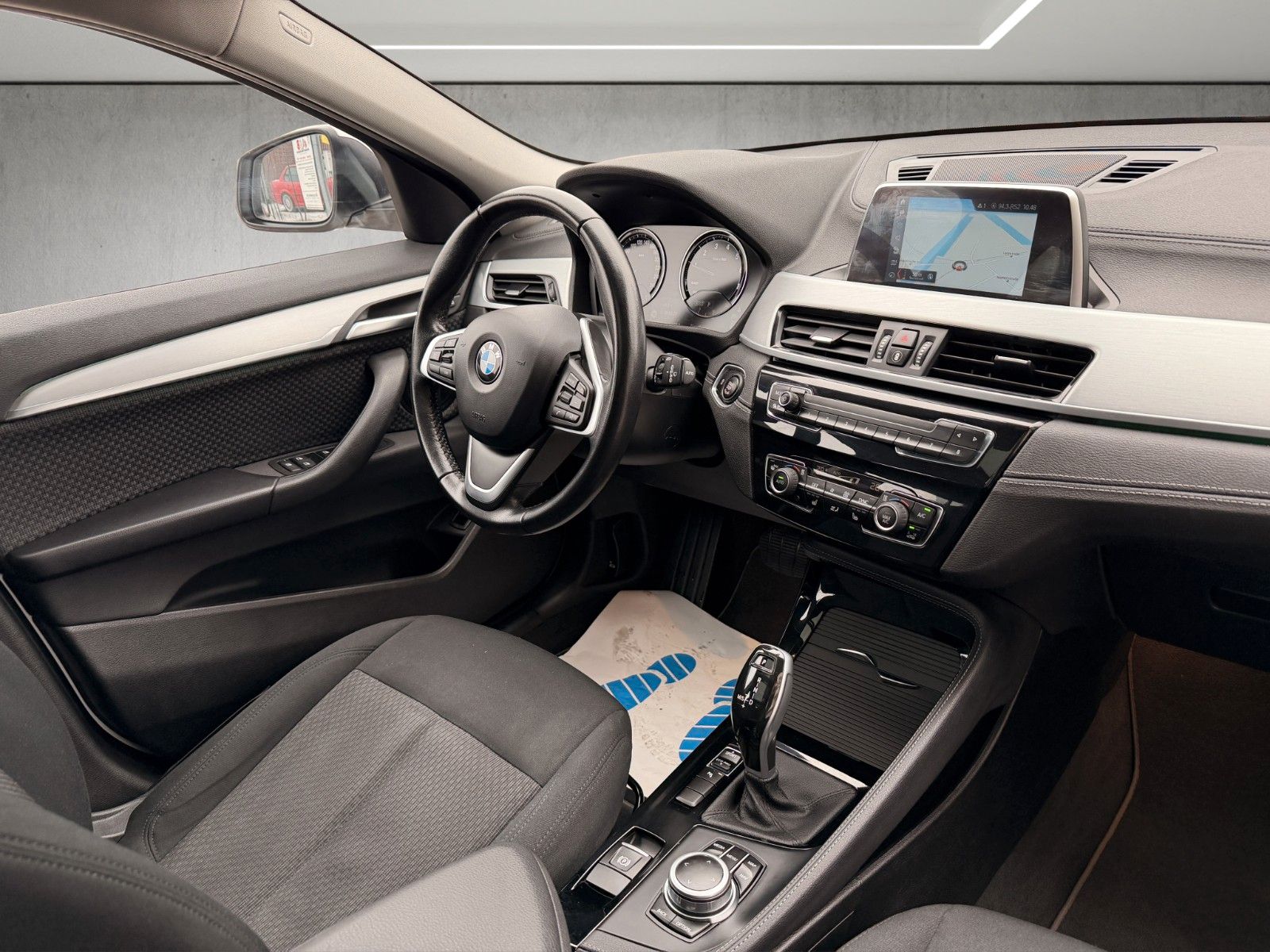 BMW X2 sDrive 18i*Automatik*LED*Navi*Panorama foto 9