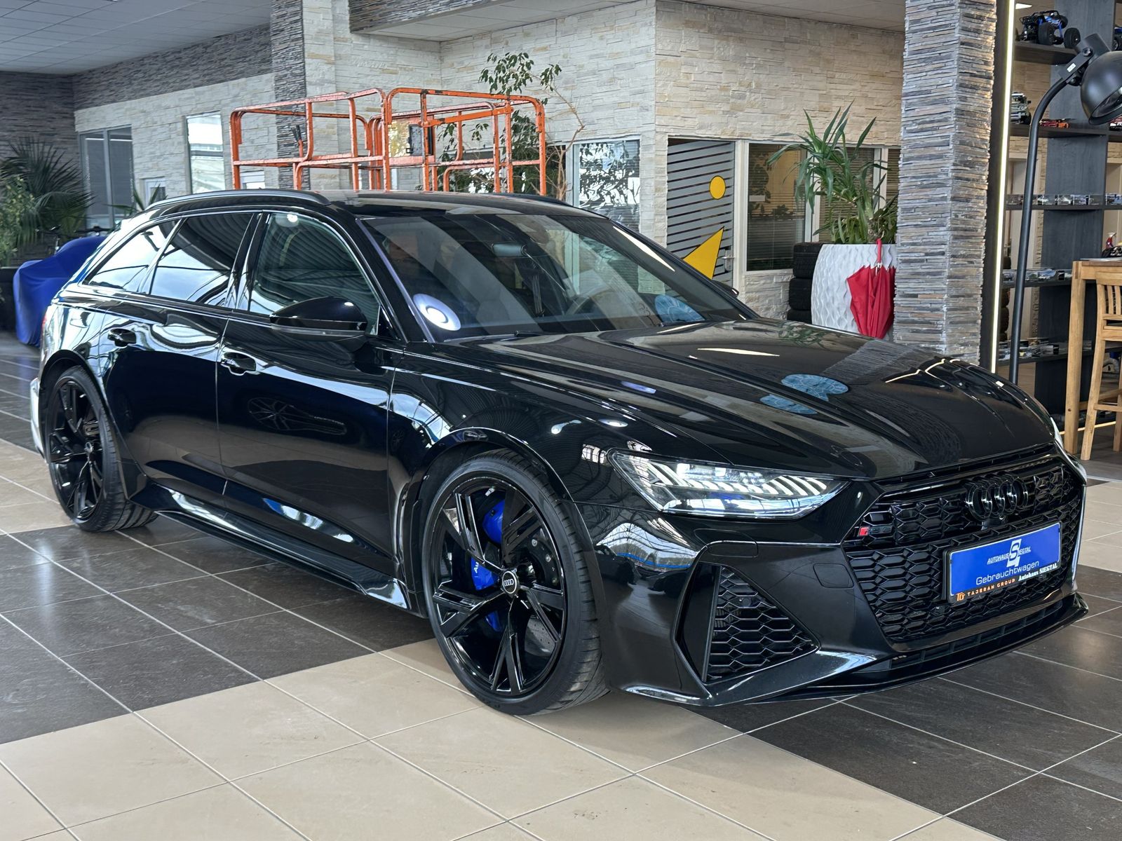 AUDI RS6 RS-Abgas*Keramik*305 km/h*HUD*Matrix*Memory