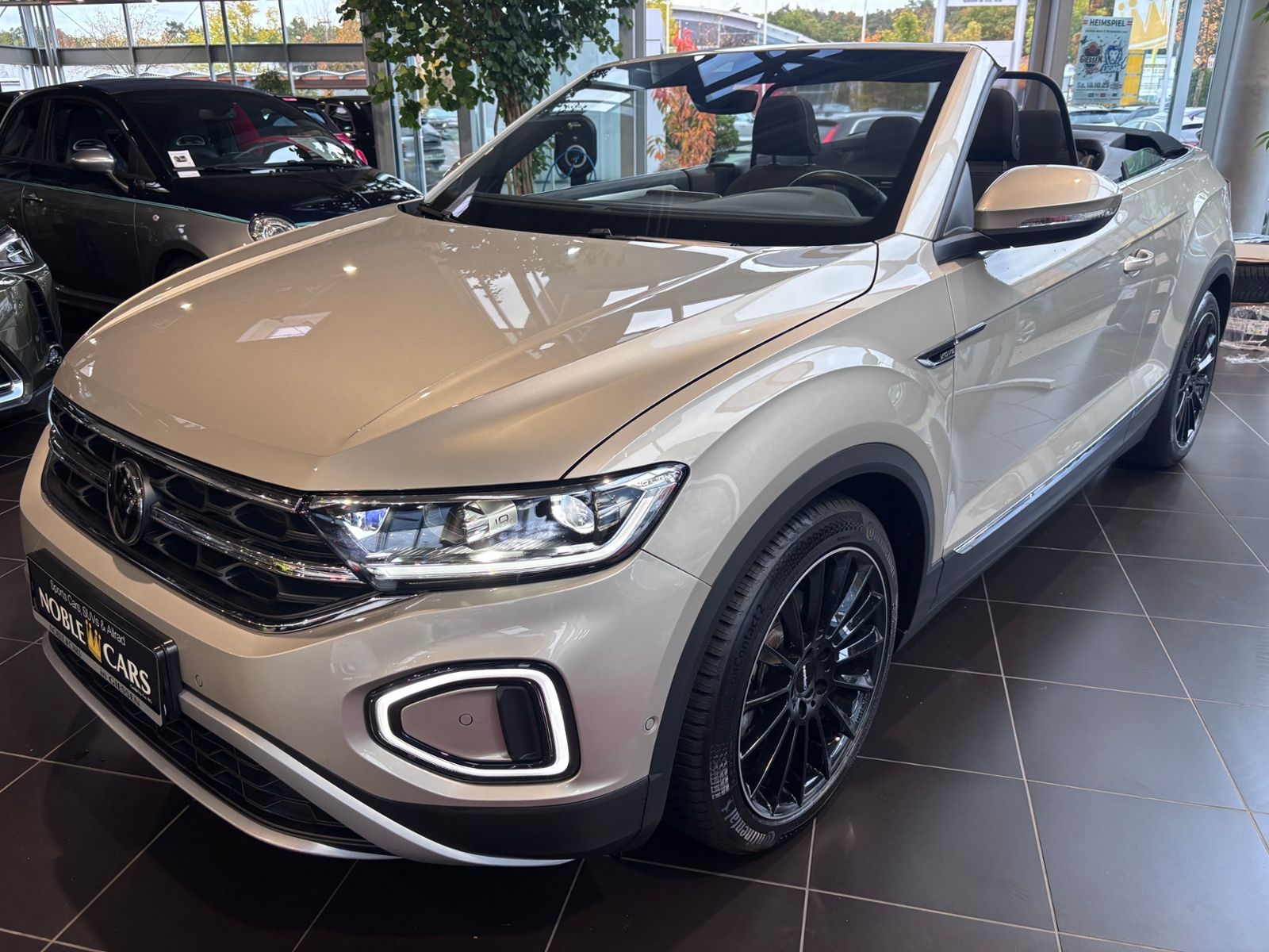Fahrzeugabbildung Volkswagen T-Roc Cabriolet Move RFK LED NAVI ALU