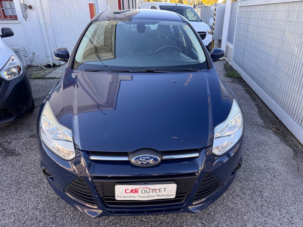 Ford Focus 2013 — rear view