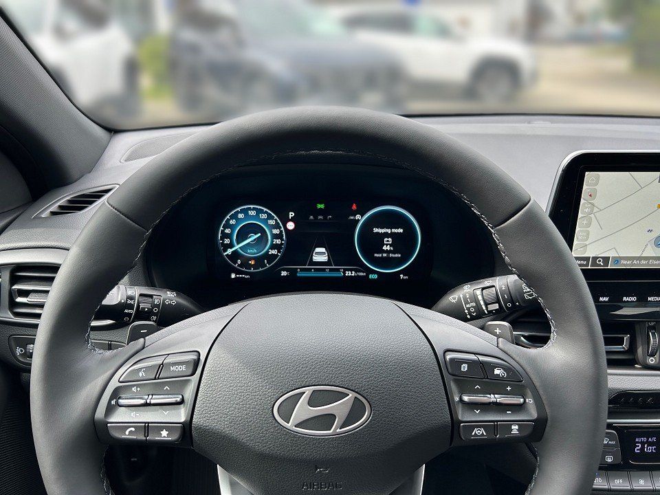 Fahrzeugabbildung Hyundai i30 MY25 1.5T 48V 7DCT ADVANTAGE PLUS-P KEYLESS+