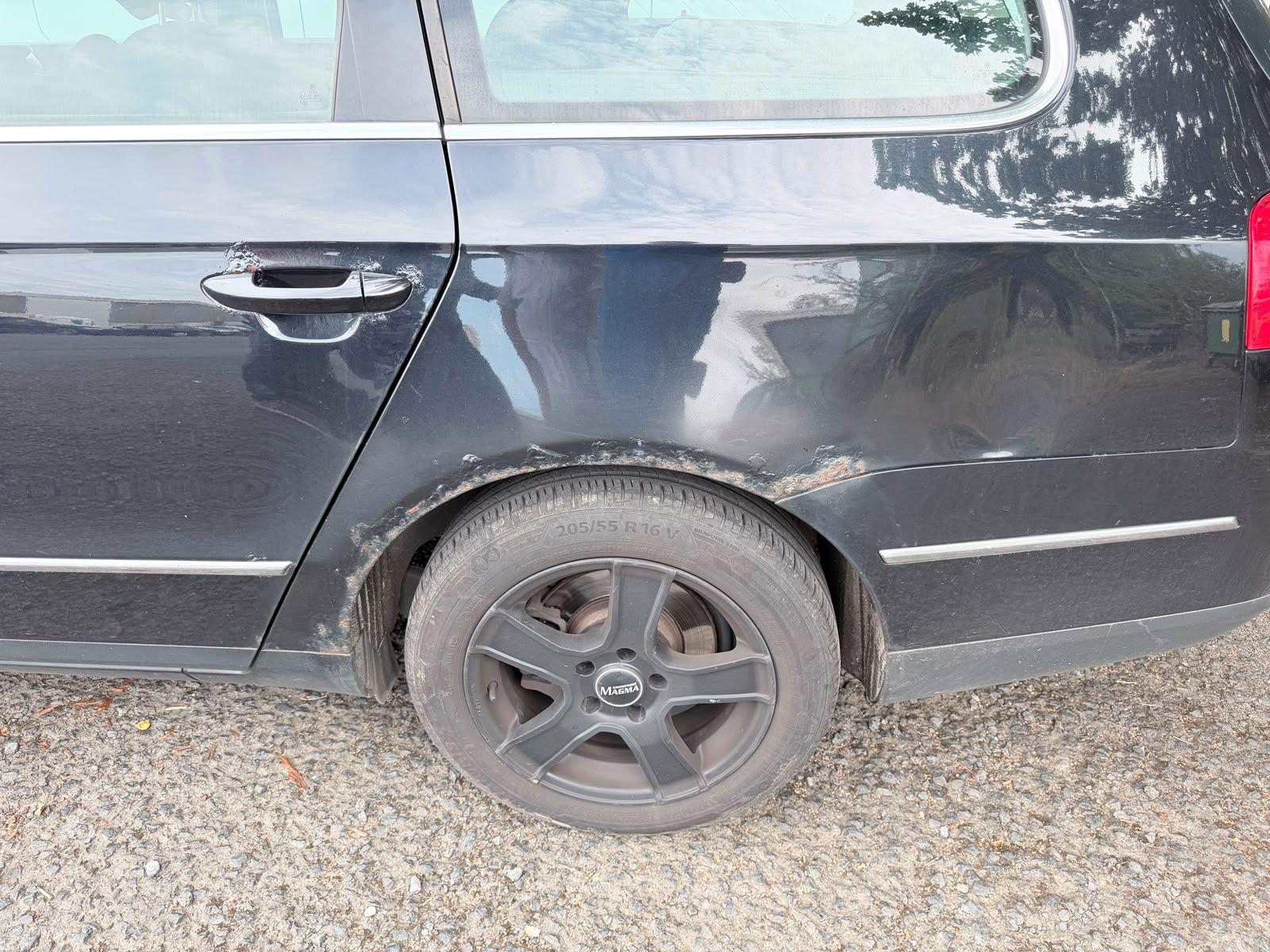 Volkswagen Passat 2011 — photo 7