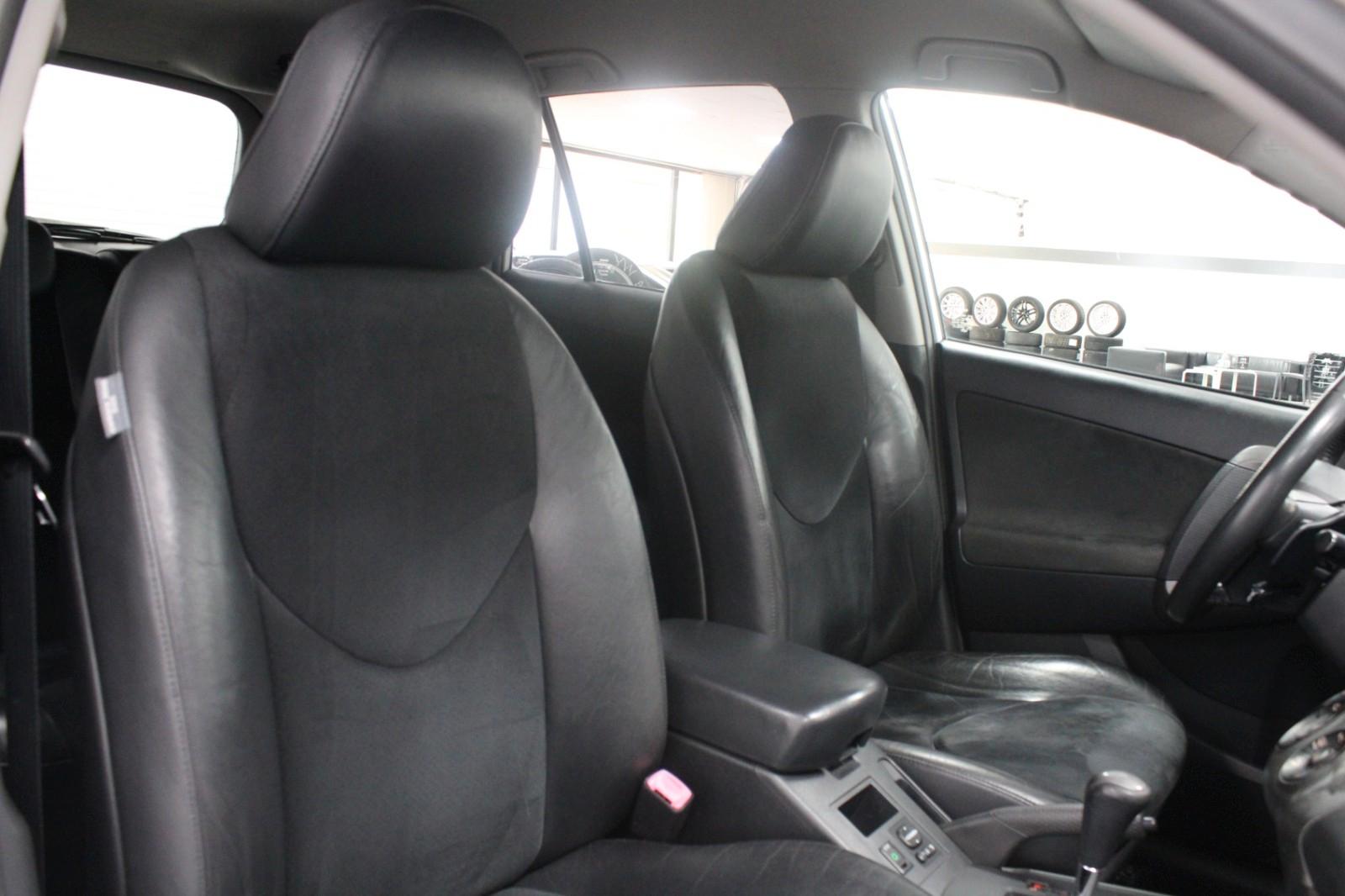 Toyota RAV 4 Executive 2.2 D-4D 150 ch BVA 4x4 – Cuir – Sièges chauffants – Caméra – Attelage – Climatisation 3 zones – Jantes 18
