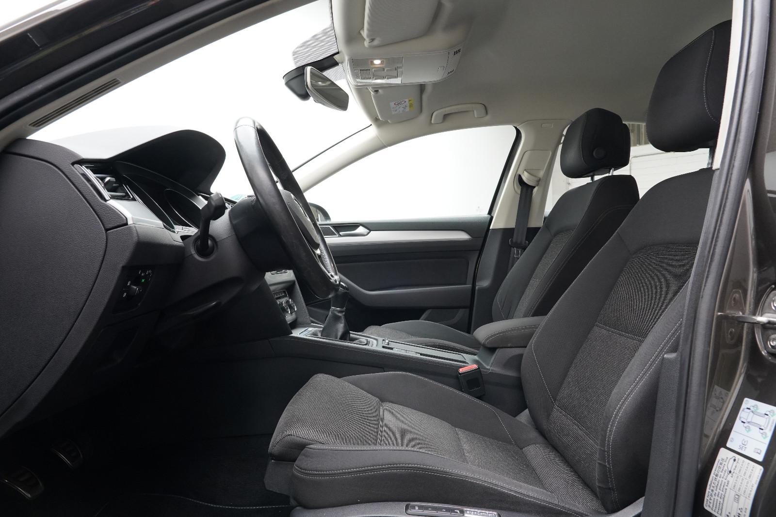 Volkswagen Passat Lim. 1.4 SHZ NAVI GJR Keyless PDC