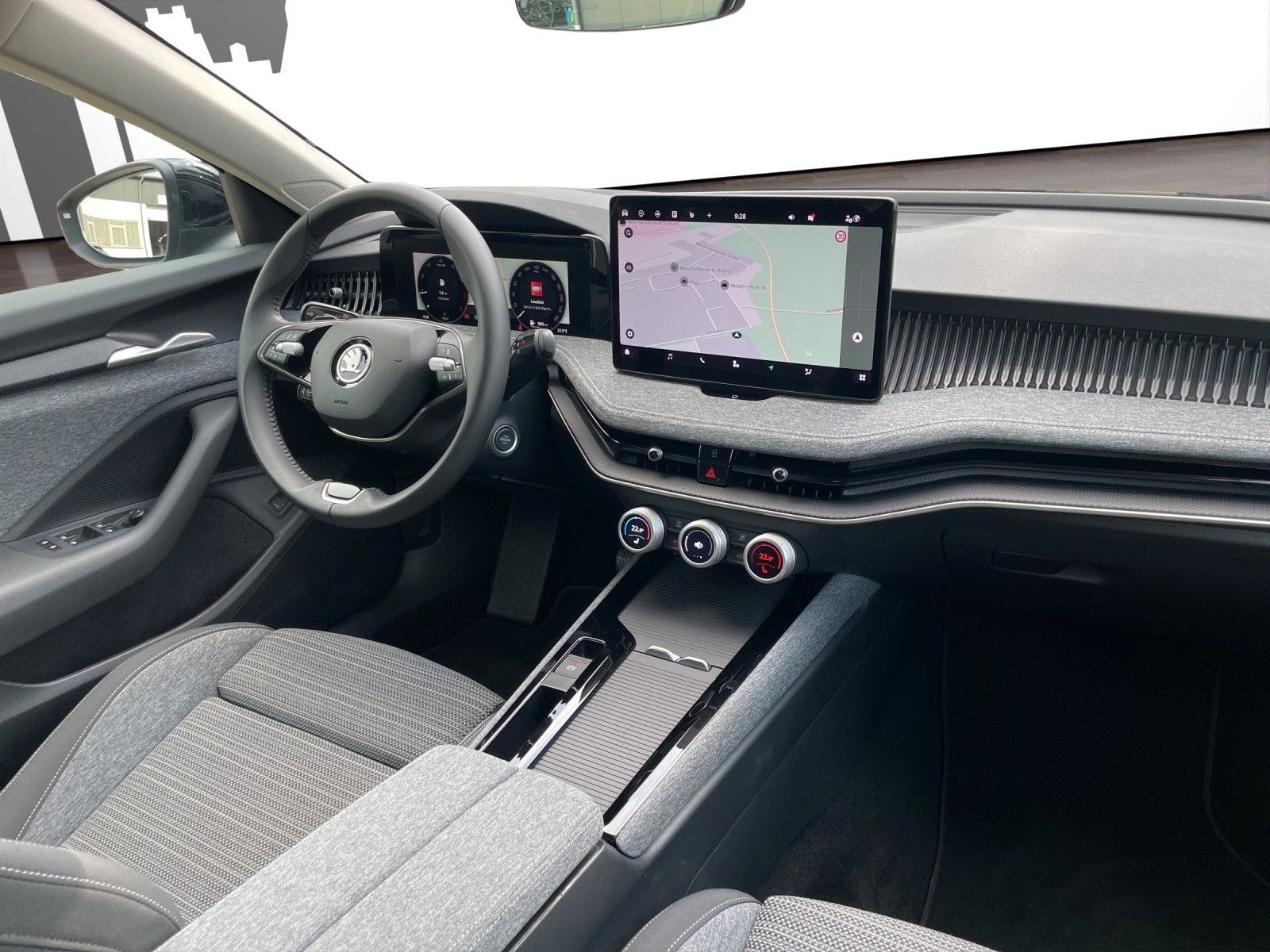 Fahrzeugabbildung SKODA Superb 1.5 TSI mHEV DSG Selection Combi