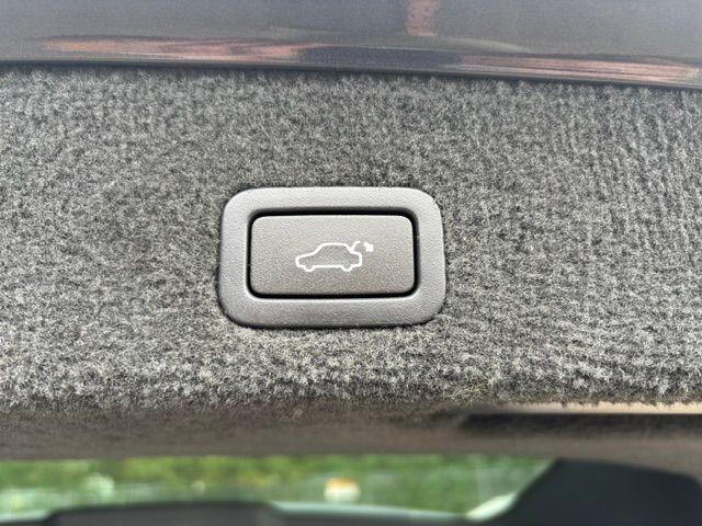 Volvo V70 2010 — photo 13