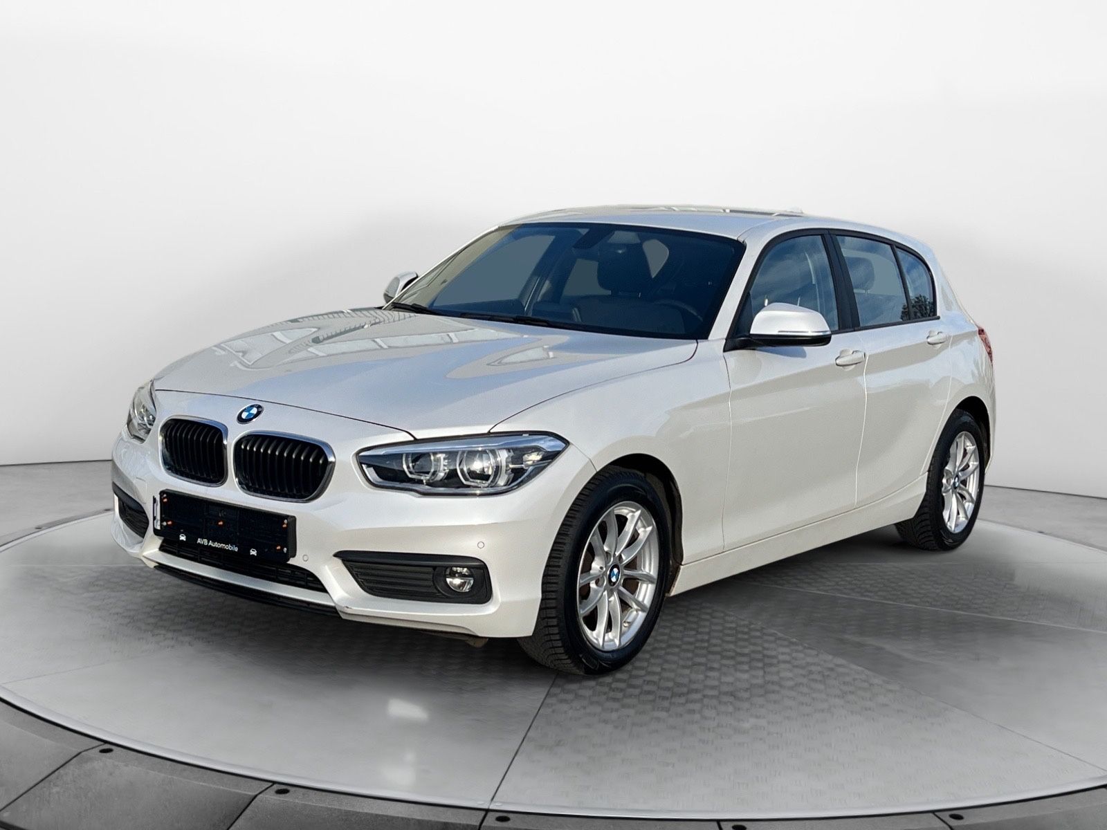 BMW 118i Lim. 5-trg. Advantage NAVI*PDC*SZHG*LED